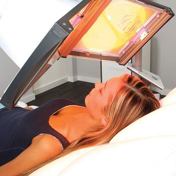 Revitalisierung der Haut mit dem BeautyLight+ und der Energizing Light Technology in Ihrem Sun & Beauty Lounge Solarium und Sonnenstudio